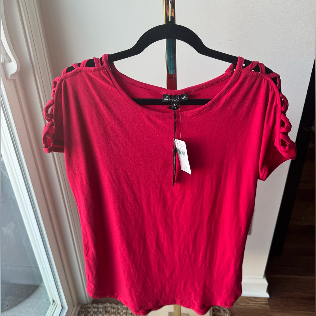 Red Buckle Nwt Strappy Sleeve Top Medium Criss Cross